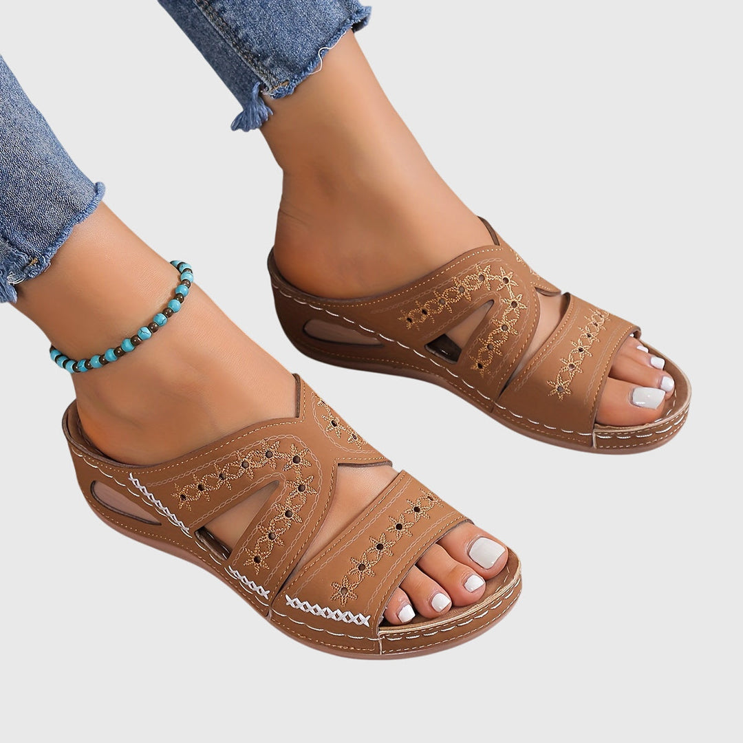 Noëlle™ Lightweight Comfort Sandals