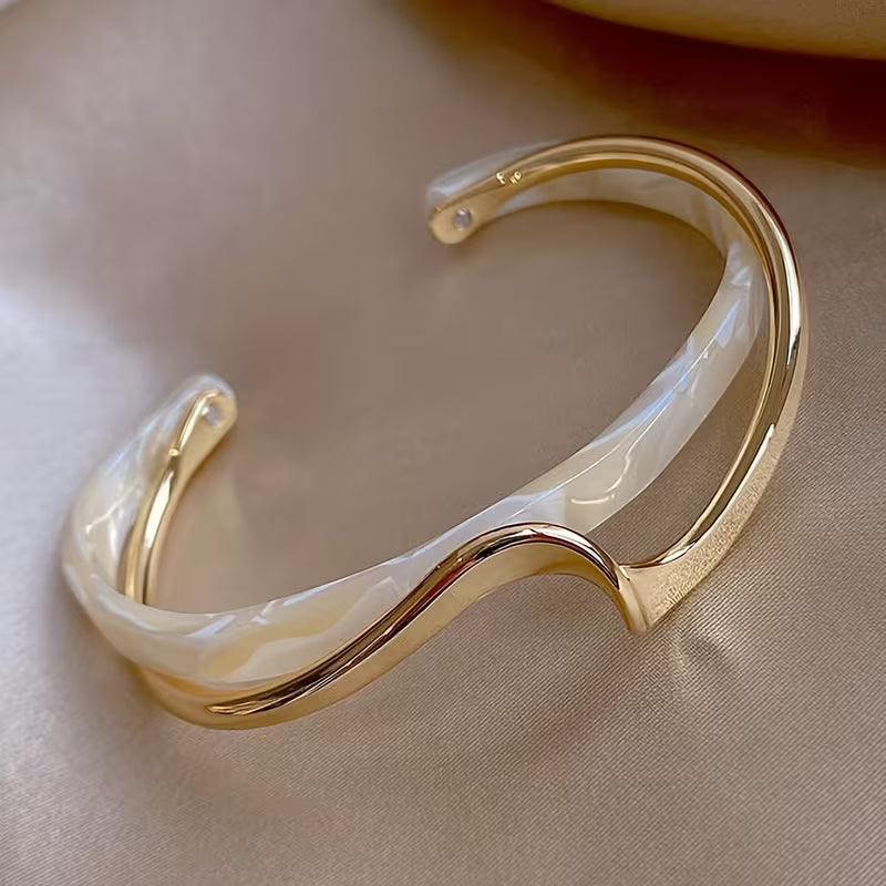 White Opal Elegant Gold Bracelet