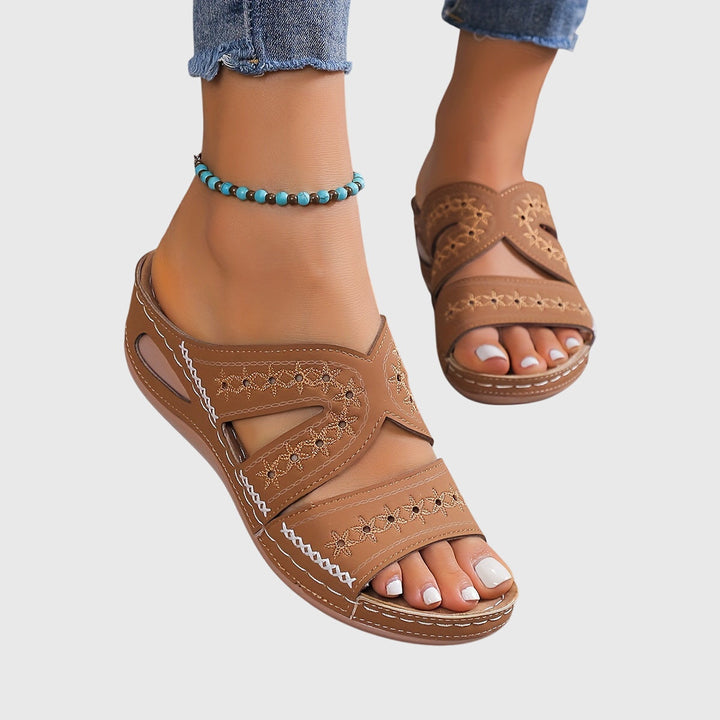 Noëlle™ Lightweight Comfort Sandals