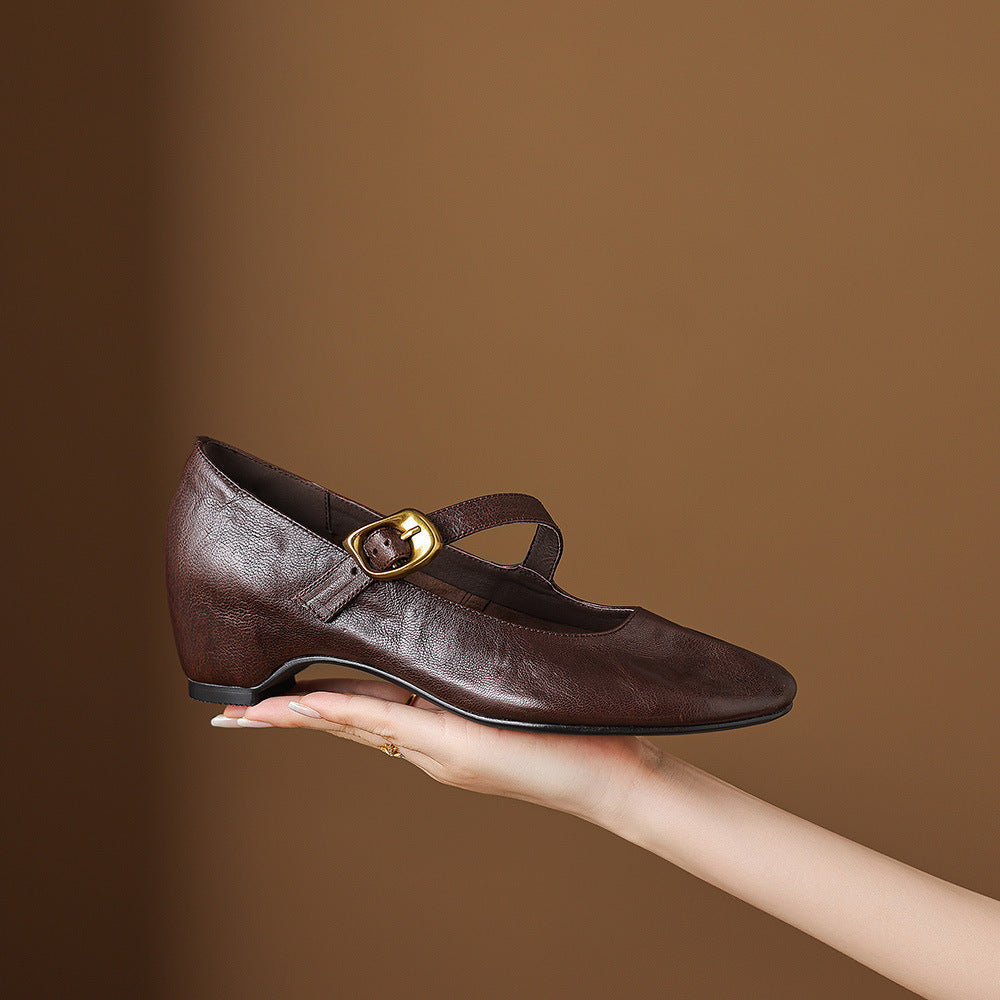 Quira - Round-Toe Mary Jane Flat