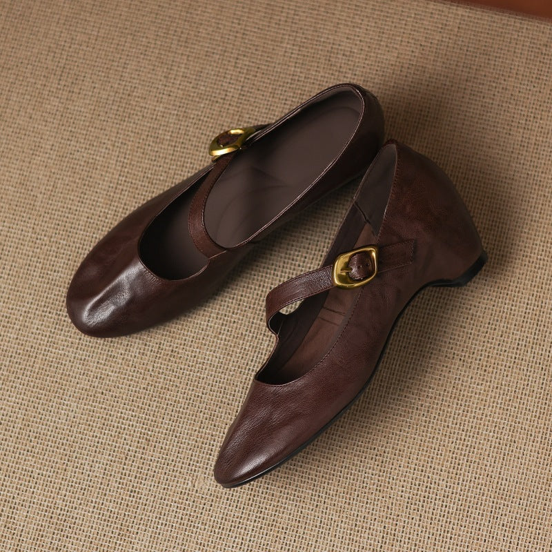 Quira - Round-Toe Mary Jane Flat
