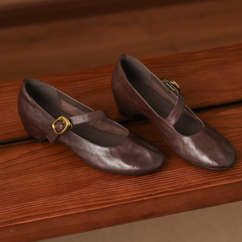 Quira - Round-Toe Mary Jane Flat