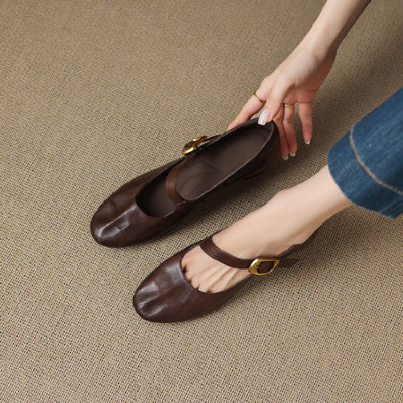 Quira - Round-Toe Mary Jane Flat