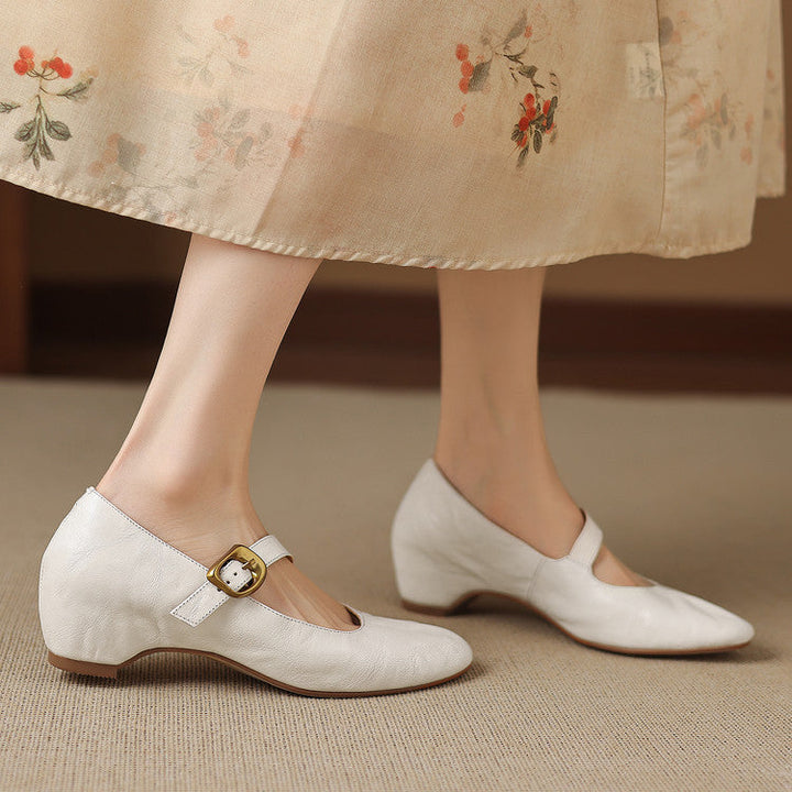 Quira - Round-Toe Mary Jane Flat