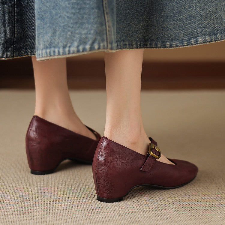 Quira - Round-Toe Mary Jane Flat