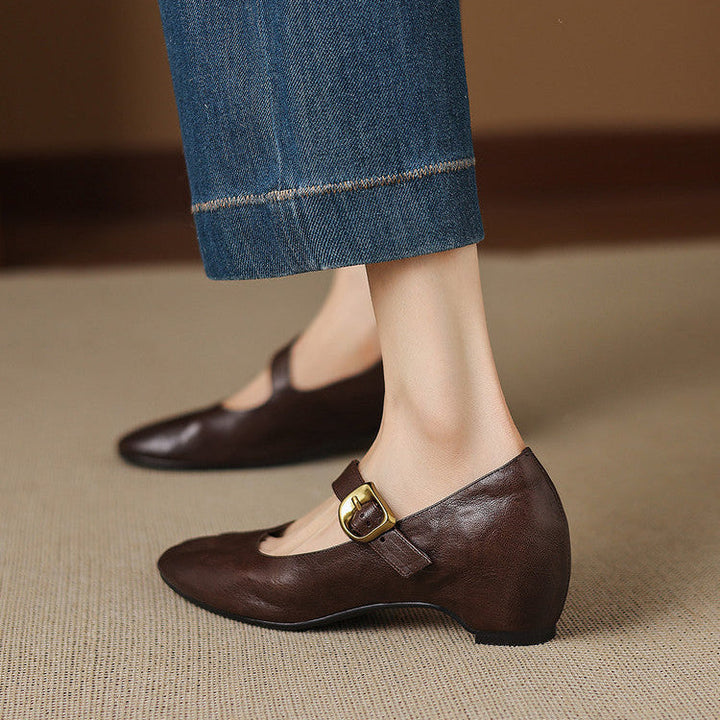 Quira - Round-Toe Mary Jane Flat