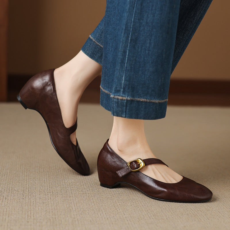 Quira - Round-Toe Mary Jane Flat