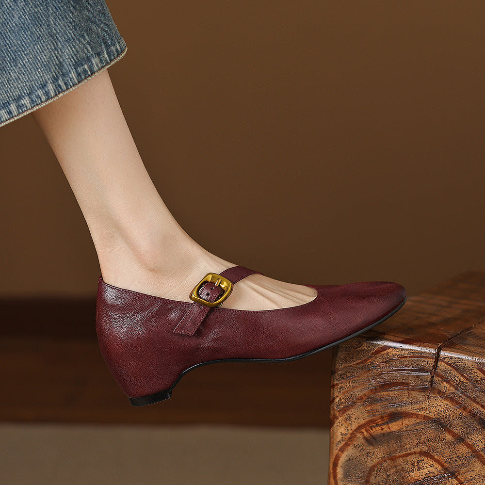 Quira - Round-Toe Mary Jane Flat