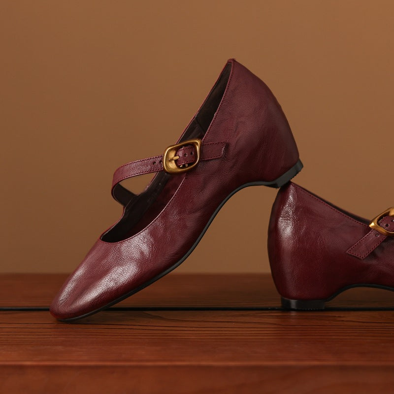 Quira - Round-Toe Mary Jane Flat