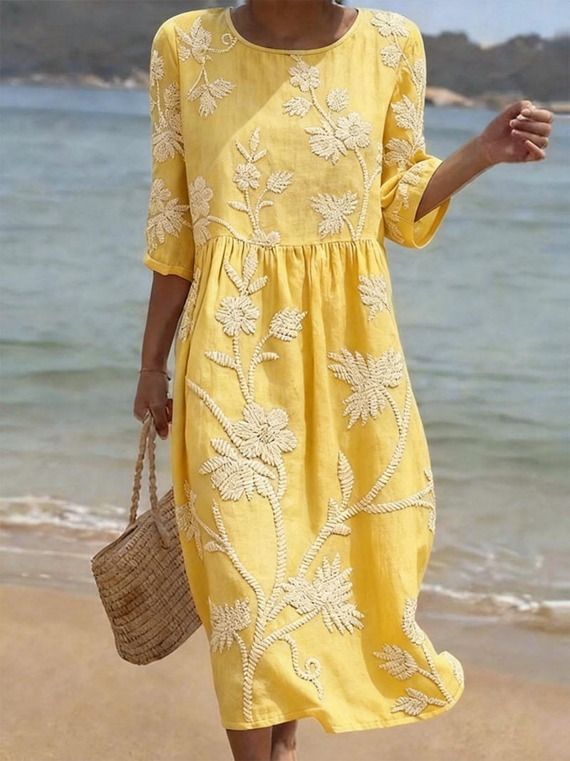 Casual women's dress with floral print