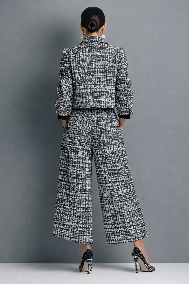 Lucia - Sophisticated and Versatile Set